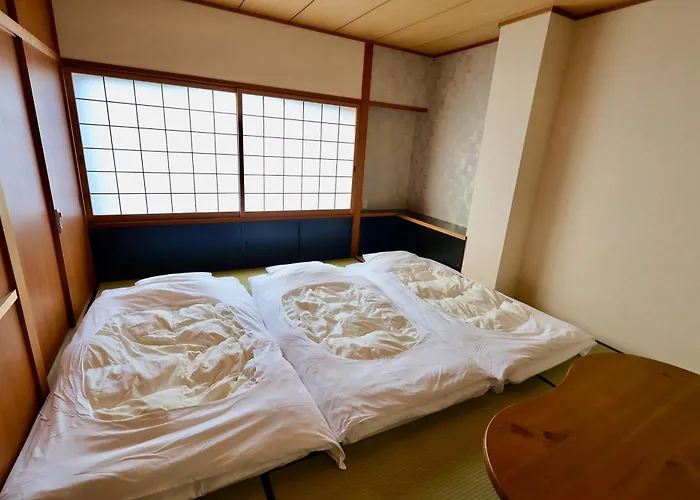 Manabi-Stay Takayama Sakura 提携駐車場利用可 古い町並みまで徒歩1分 最大9名宿泊可能な一等地で人工温泉を楽しむ
